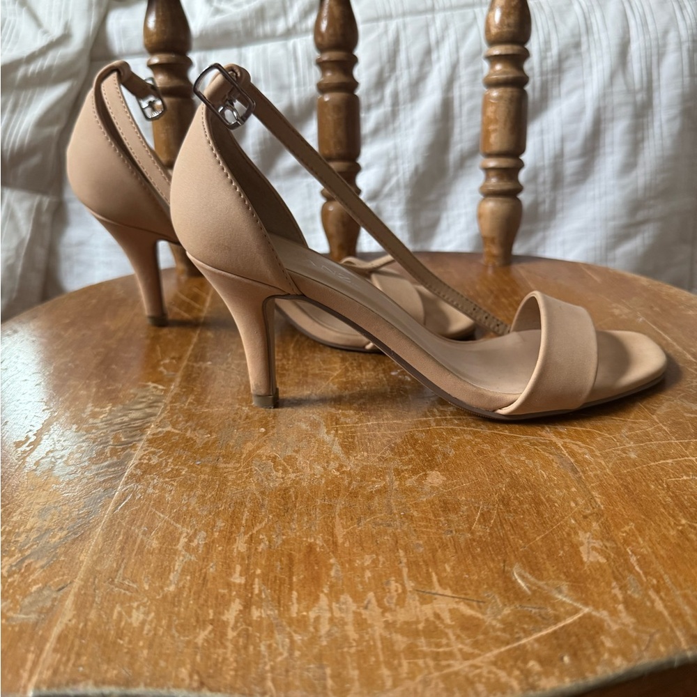 Elegant Tan Women's Heels